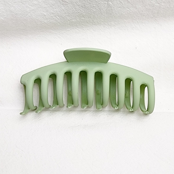 Claw Clip Hair Accessories - Picture 2 of 4